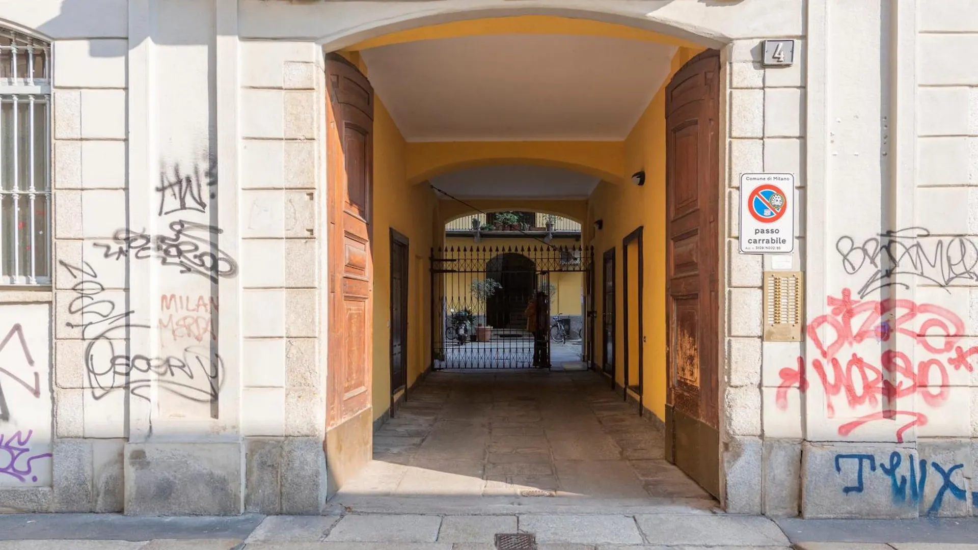 Alessandria, 4 - Fashion E Movida Milán Italia
